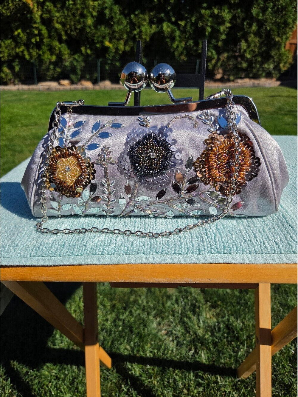 Elegant Beaded Floral Satin Clutch with Chain Strap